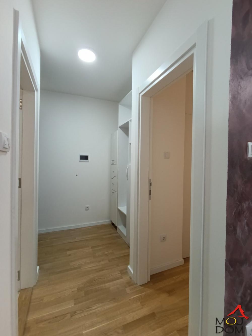 Slika 6 - Stan,NOVI SAD,PODBARA,kv: 36, € 144200, ID: 1031641