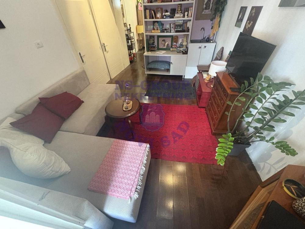 Slika 2 - Odličan četvorosoban stan u centru grada!