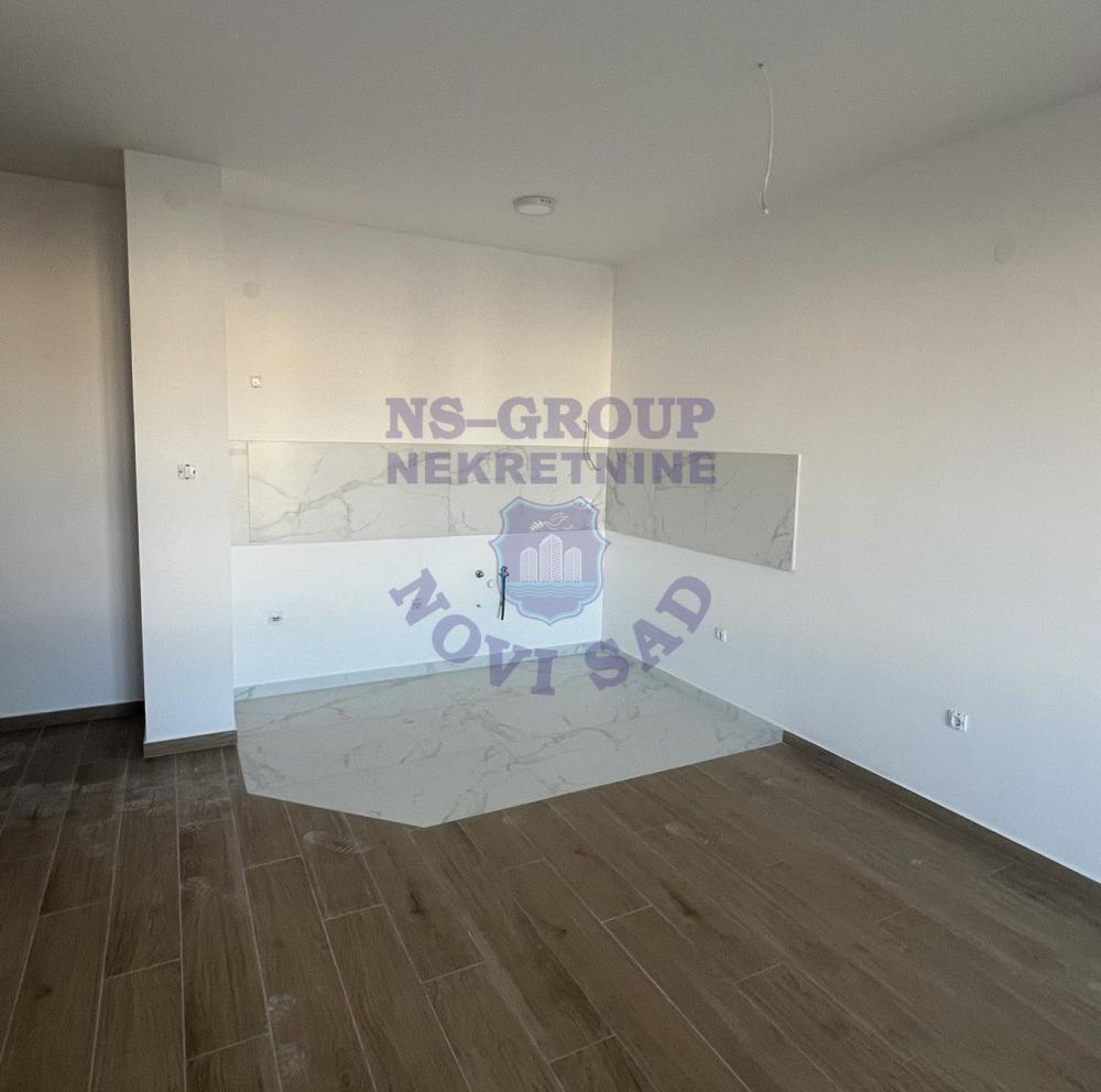 Slika 1 - Trosoban, 65m2, Telep Novi Sad, sa terasom, ima lift