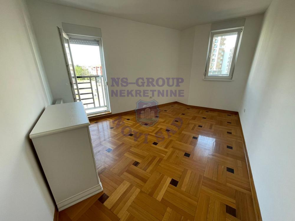 Slika 8 - Četvorosoban stan na Somborskom bulevaru! 91m2