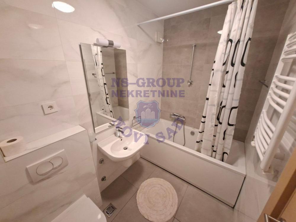 Slika 9 - Trosoban stan na Bulevaru Evrope! 86m2