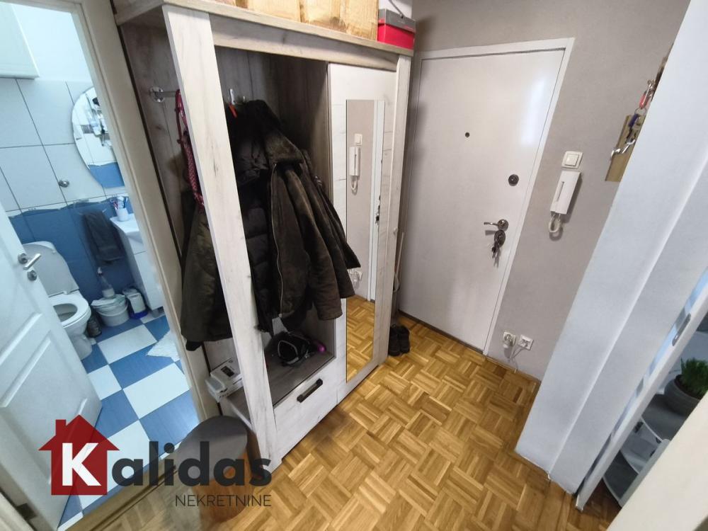 Slika 10 - Stan,NOVI SAD,DETELINARA,kv: 53, € 121500, ID: 1008464