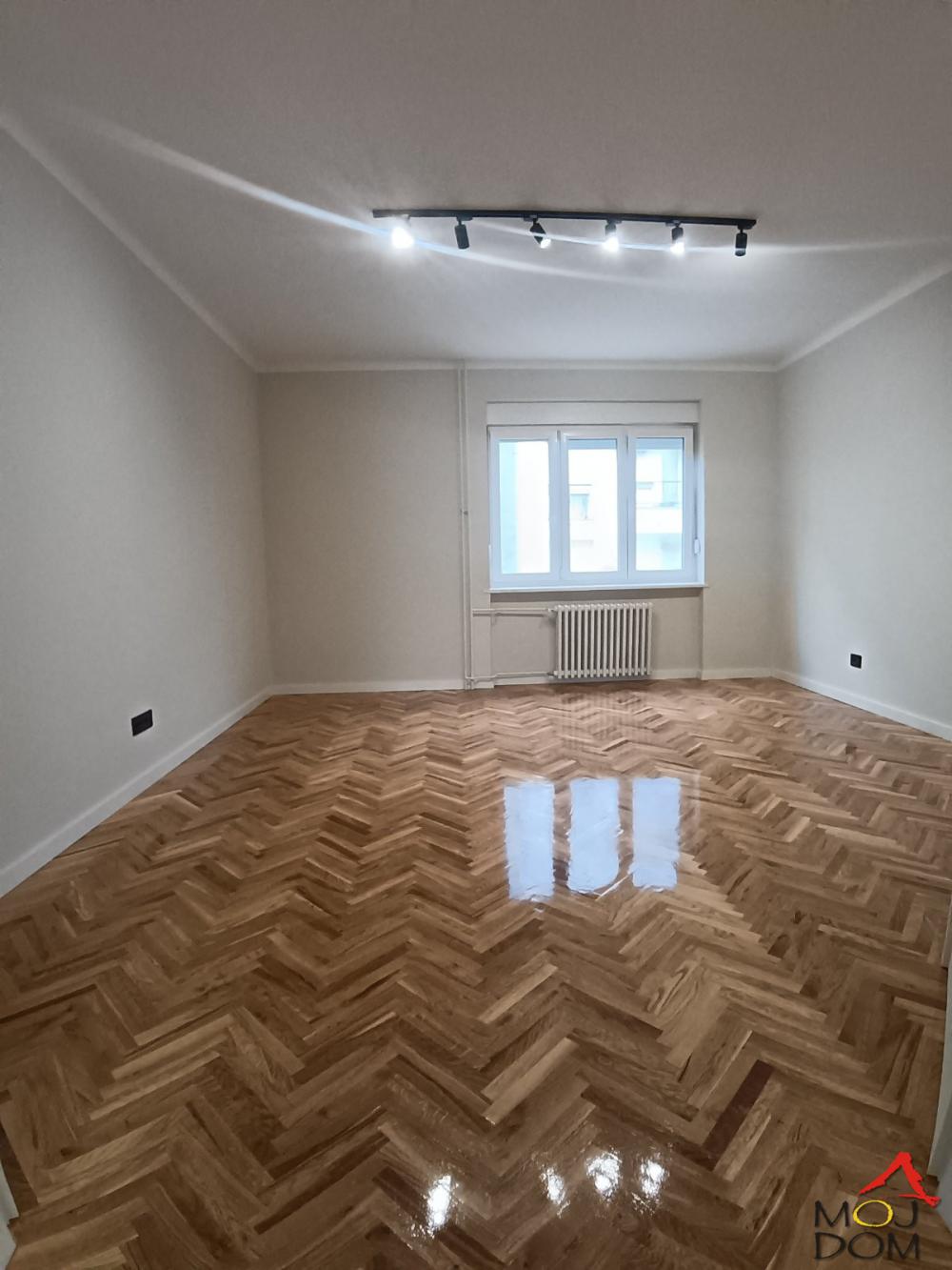 Slika 1 - Stan,NOVI SAD,CENTAR,kv: 59, € 180250, ID: 1031645