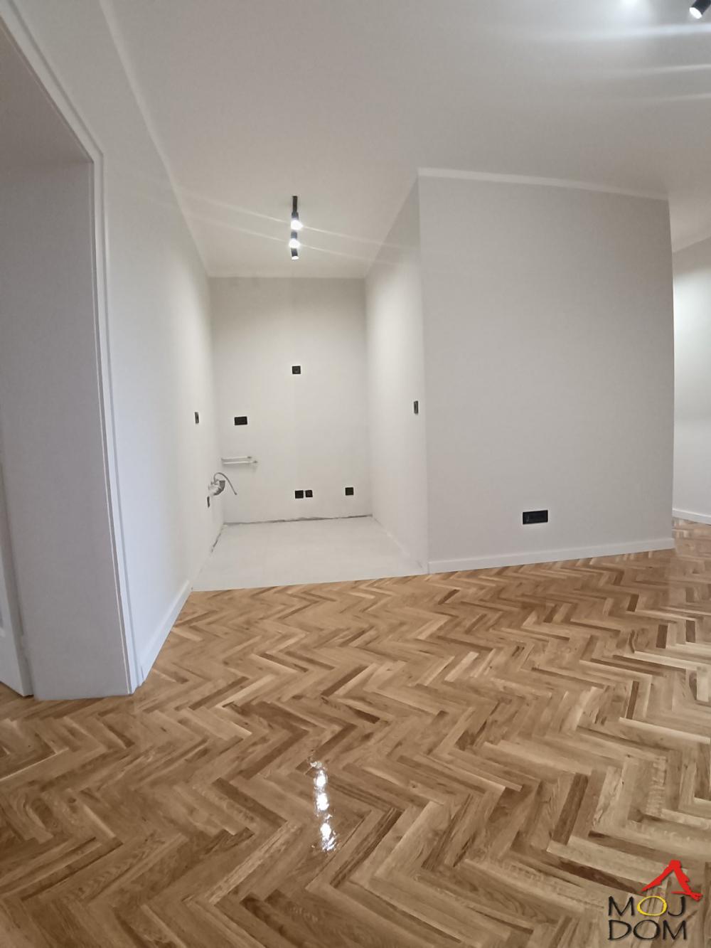 Slika 3 - Stan,NOVI SAD,CENTAR,kv: 59, € 180250, ID: 1031645