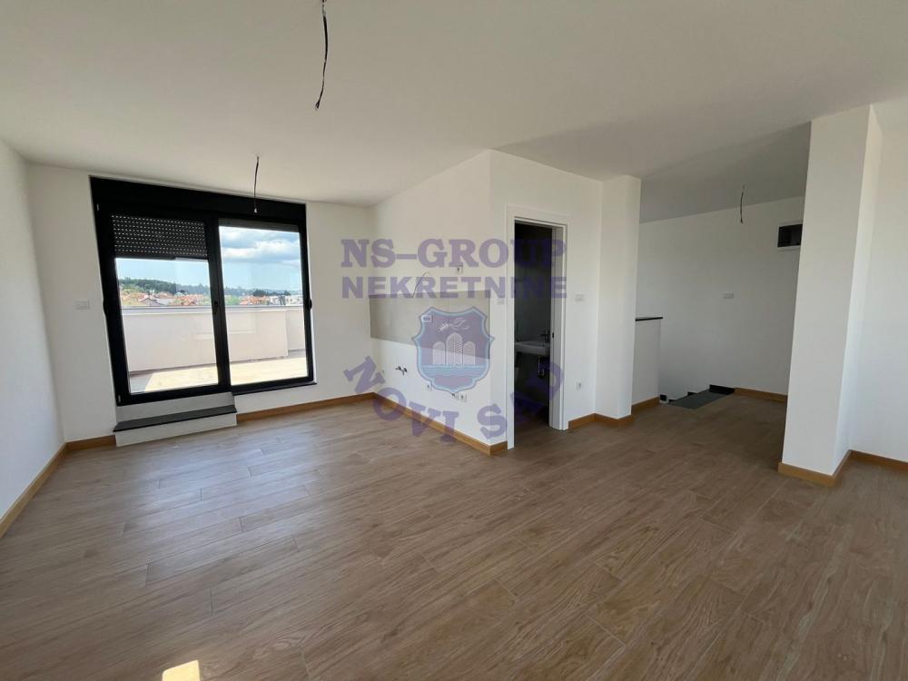 Slika 6 - Odličan četvorosoban stan na Mišeluku! 