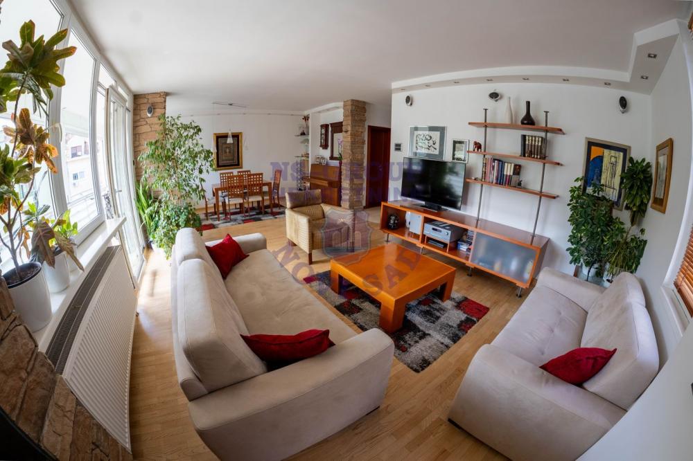 Slika 1 - Odličan petosoban stan na Grbavici! 136m2