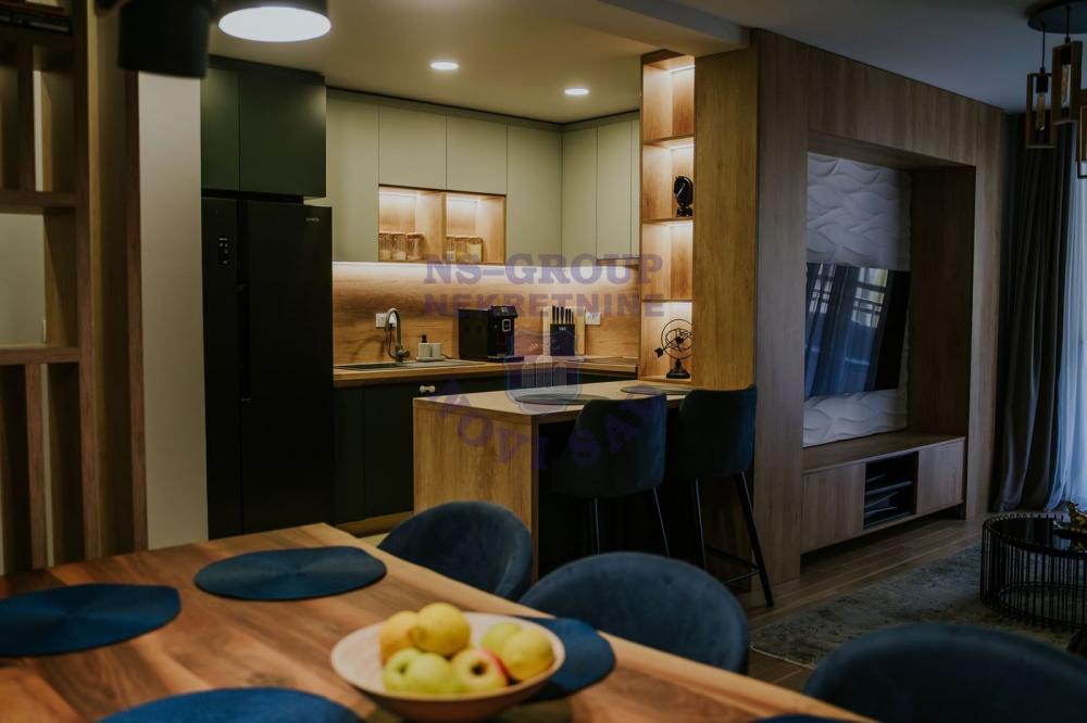 Slika 3 - Fenomenalan, luksuzan, kompletno namešten trosoban stan, dva mokra čvora - Bulevar! š. 551579