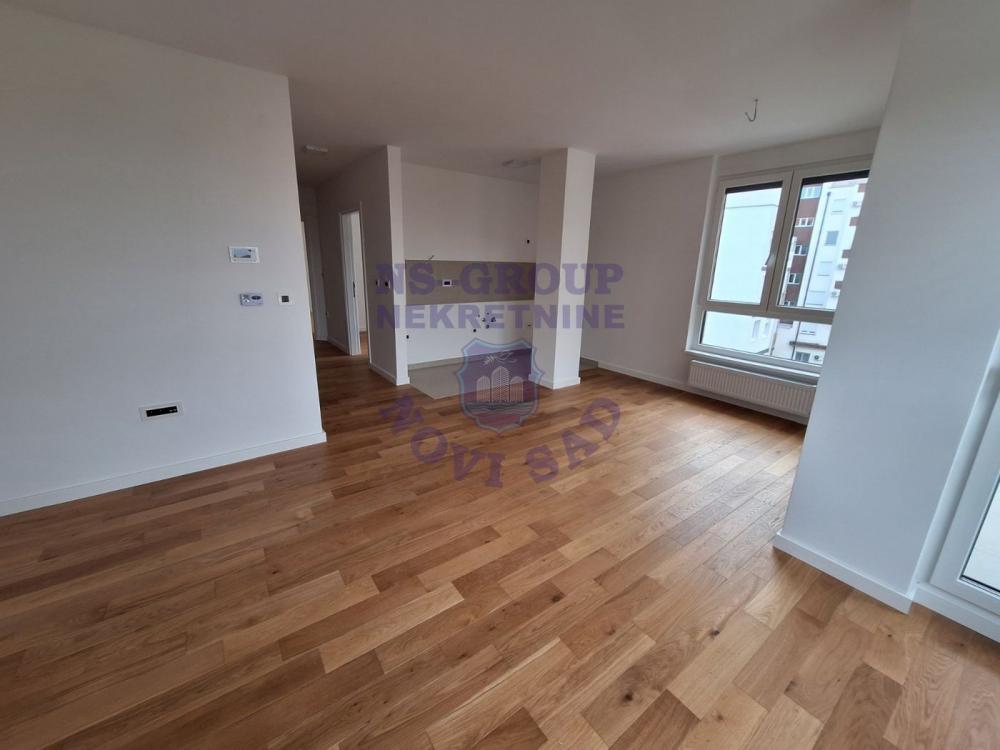 Slika 3 - Trosoban stan na Somborskom bulevaru 