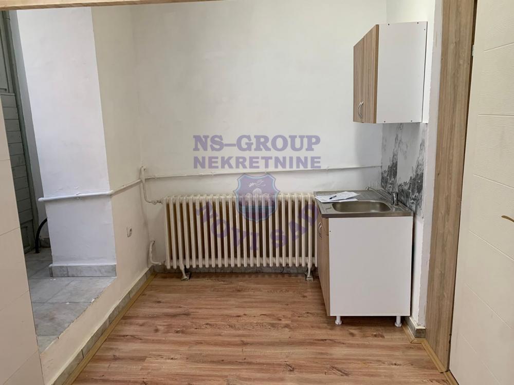 Slika 4 - Odlicna garsonjera u centru!