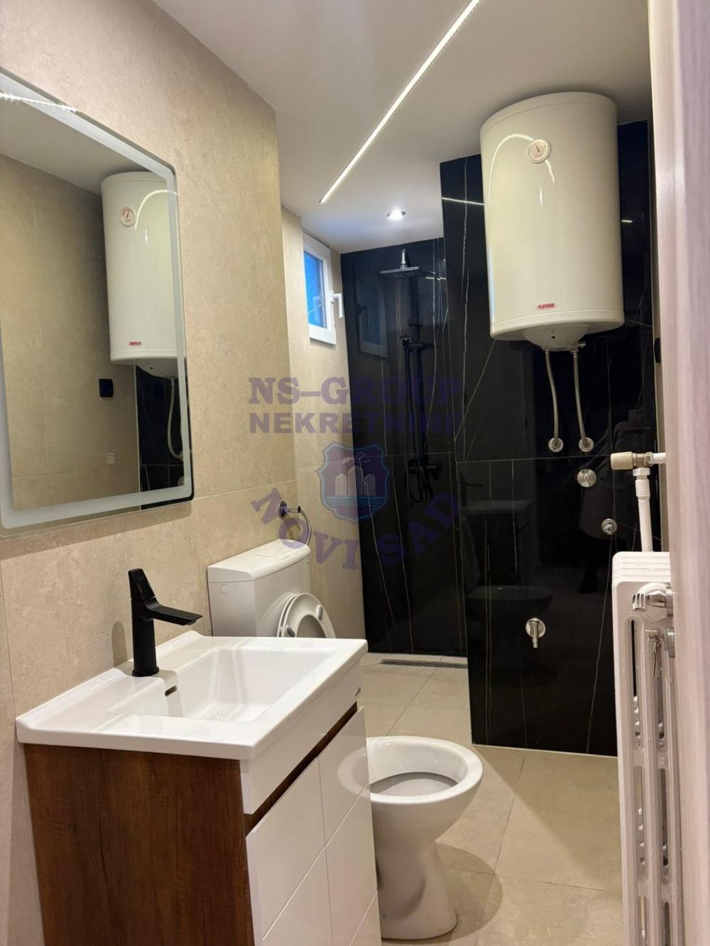 Slika 5 - Dvosoban, 39m2, Bulevar oslobođenja Novi Sad, sa terasom, ima lift