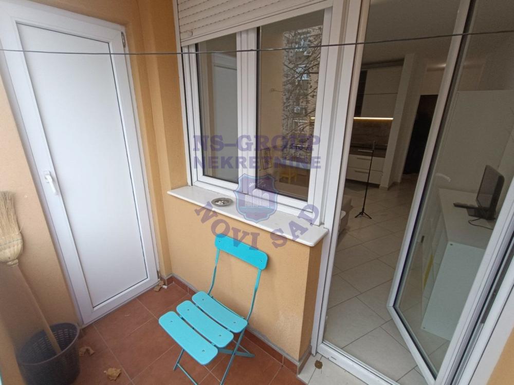 Slika 2 - Prodaja stana, 24m2, Podbara Novi Sad, sa terasom, ima lift