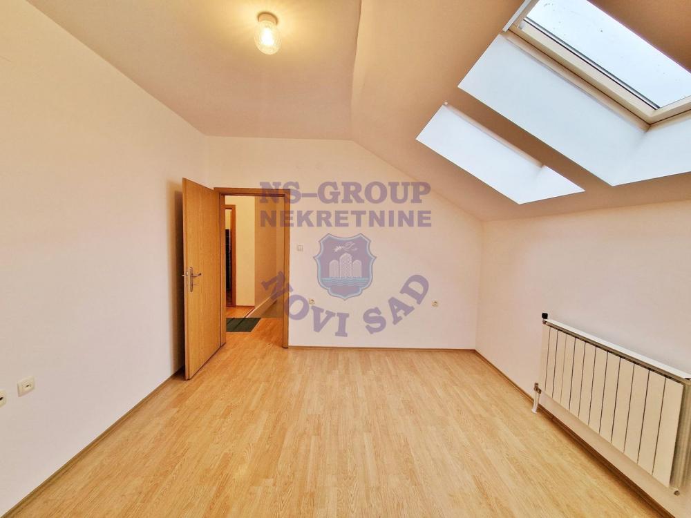 Slika 2 - Petosoban, 123m2, Novo naselje Novi Sad, sa terasom, ima lift