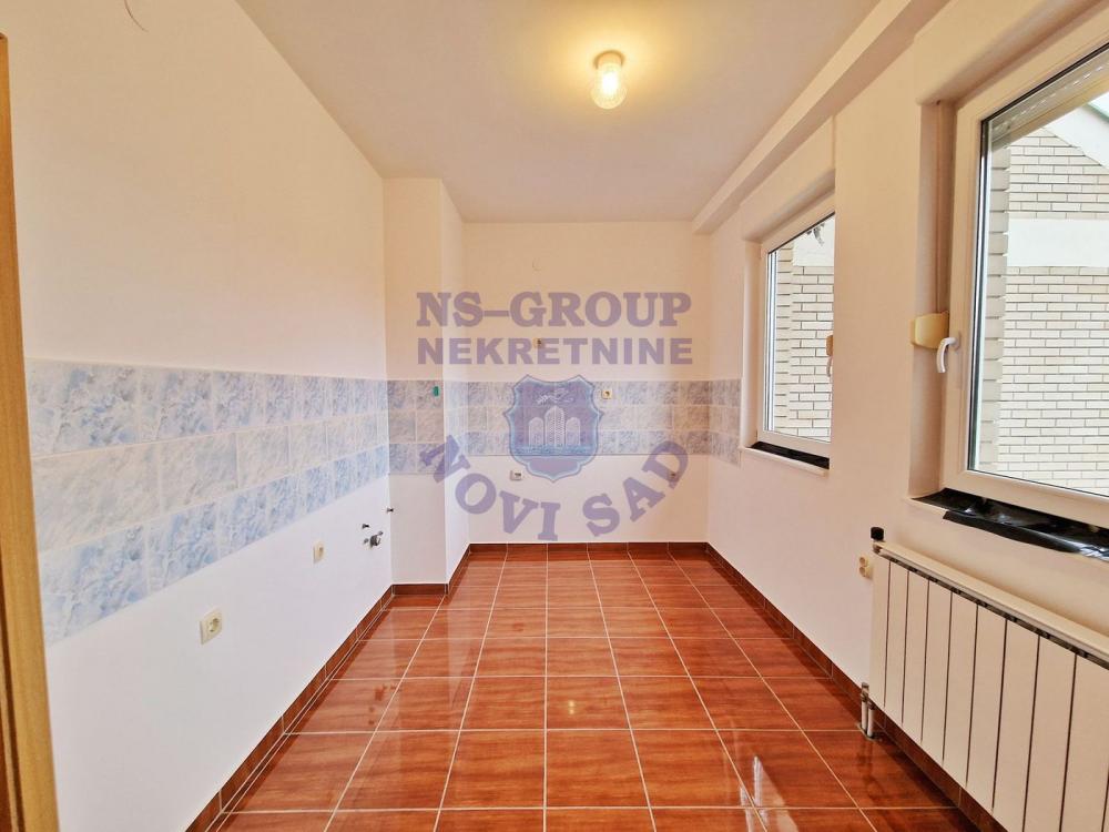 Slika 7 - Petosoban, 123m2, Novo naselje Novi Sad, sa terasom, ima lift