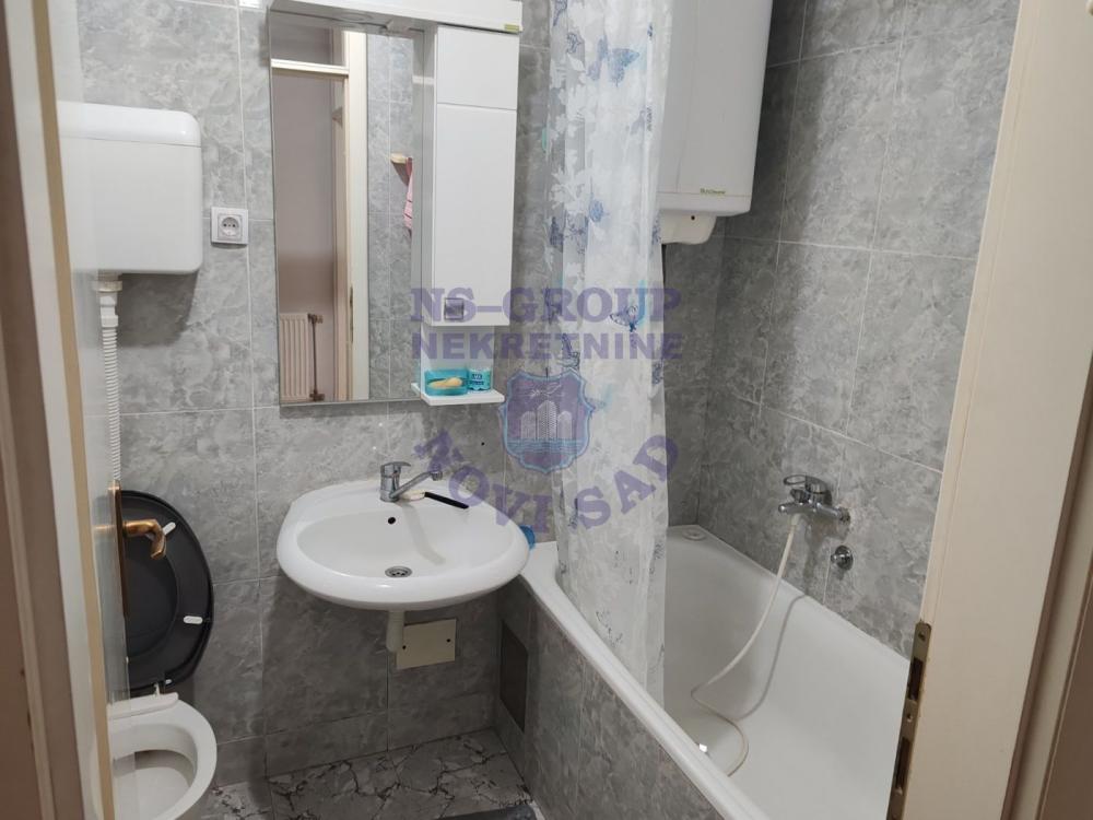 Slika 1 - Jednoiposoban stan, Trg Komnenskog