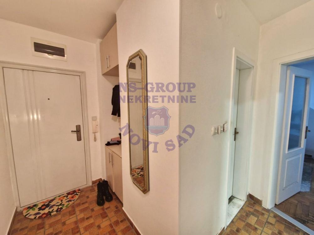 Slika 3 - Dvoiposoban, 50m2, Bulevar Evrope Novi Sad, sa terasom, ima lift