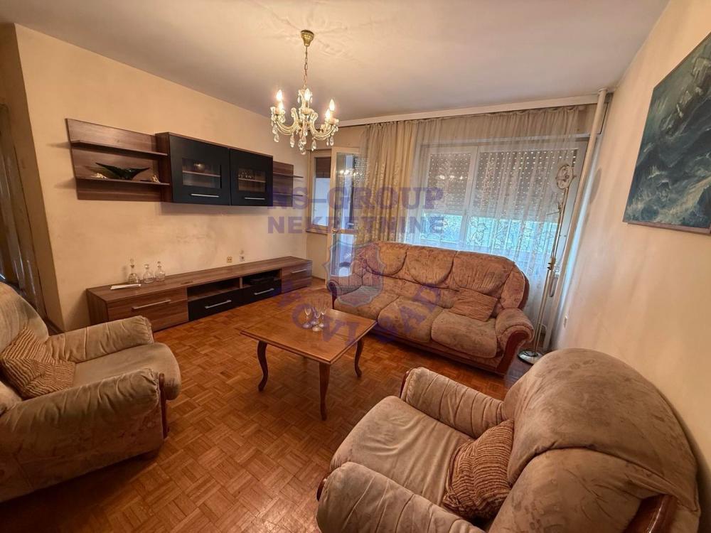 Slika 10 - Veliki trosoban stan na Limanu 3 za renoviranje