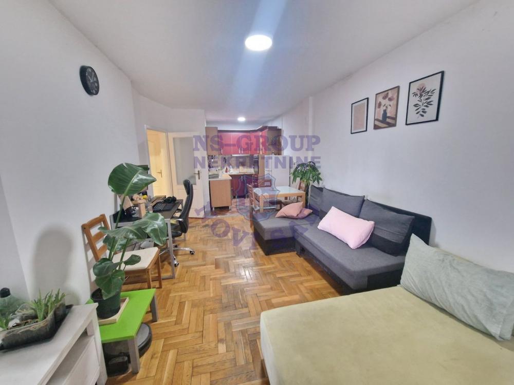 Slika 1 - Kompletno namešten, dvoiposoban stan na Bulevaru Evrope! š. 562103