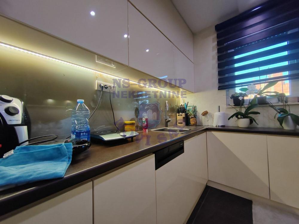 Slika 2 - Perfektan trosoban stan na Telepu!