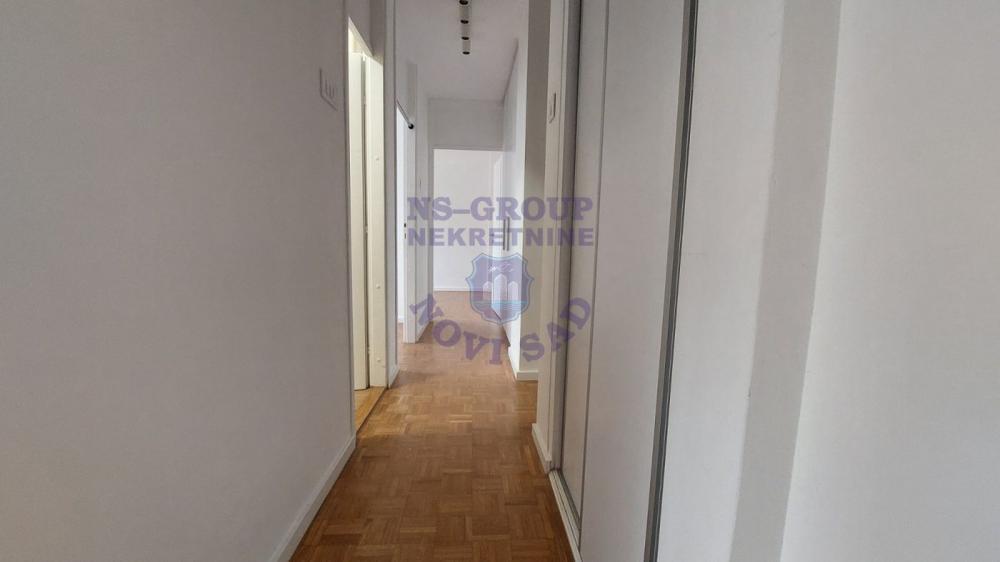 Slika 2 - Na prodaju kompletno renoviran troiposoban stan na Socijalnom!