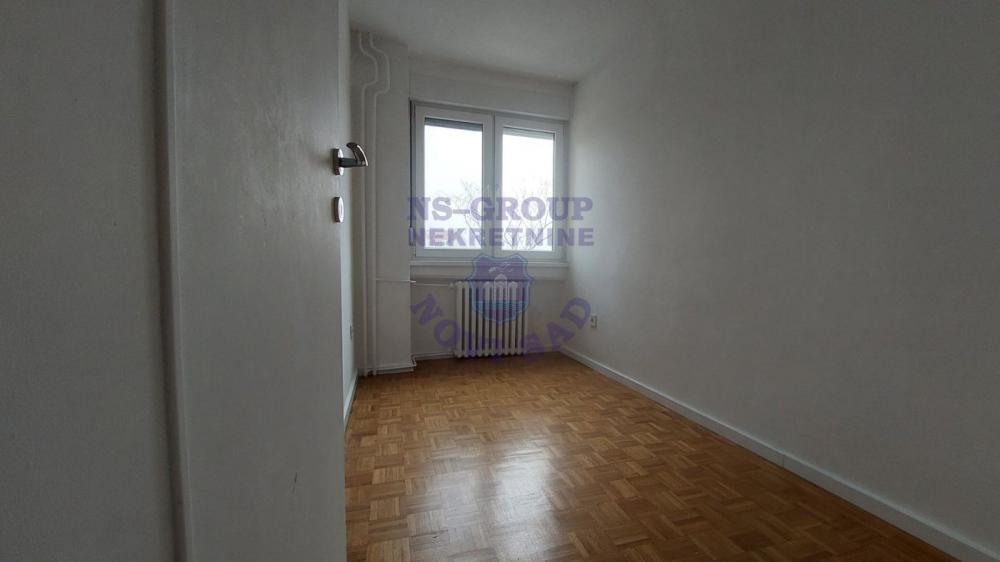 Slika 9 - Na prodaju kompletno renoviran troiposoban stan na Socijalnom!