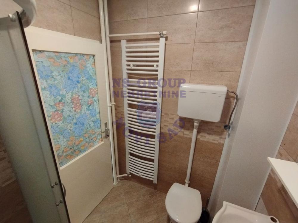 Slika 9 - Dvosoban, 52m2, Spens Novi Sad Novi Sad, sa terasom, ima lift