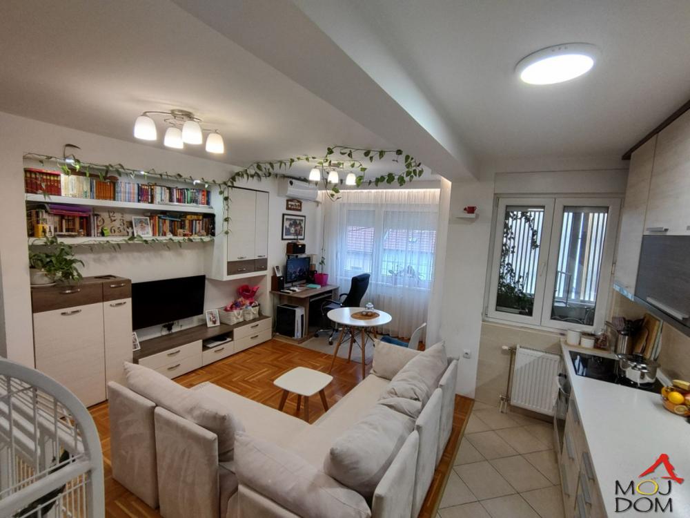 Slika 2 - Stan,NOVI SAD,GRBAVICA,kv: 42, € 154500, ID: 1031671