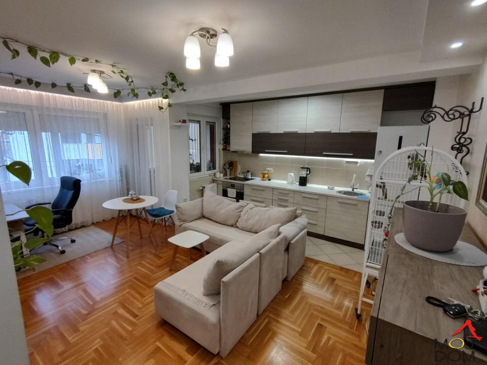 Slika 1 - Stan,NOVI SAD,GRBAVICA,kv: 42, € 154500, ID: 1031671
