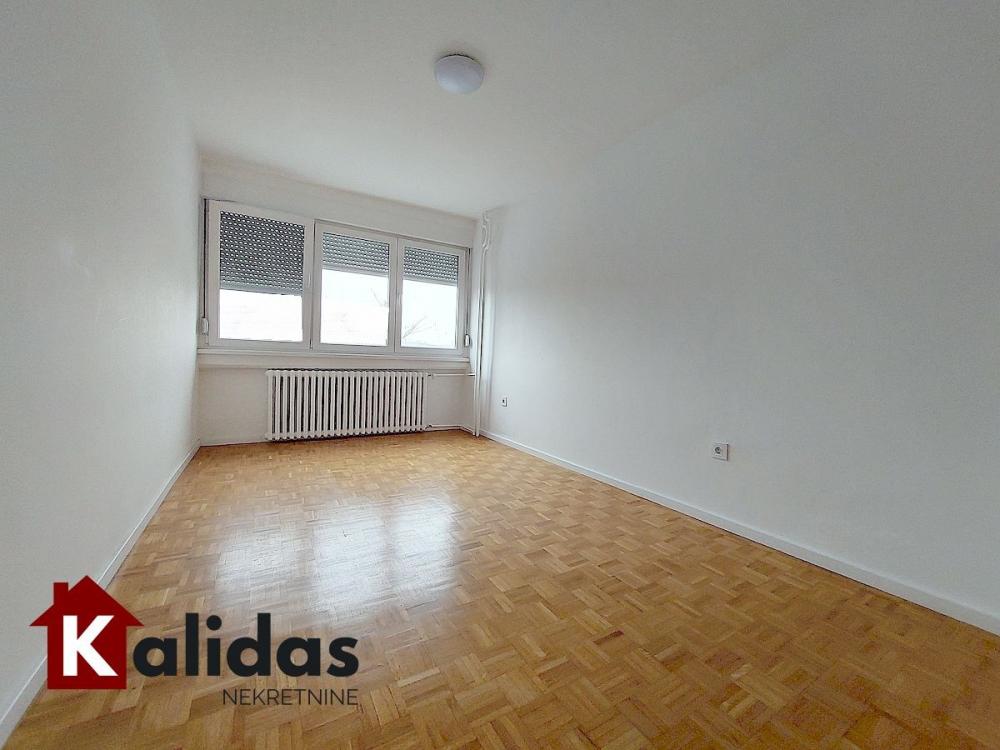 Slika 8 - Stan,NOVI SAD,BULEVAR,kv: 75, € 216300, ID: 1008468