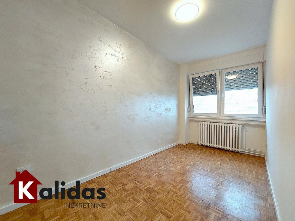 Slika 4 - Stan,NOVI SAD,BULEVAR,kv: 75, € 216300, ID: 1008468