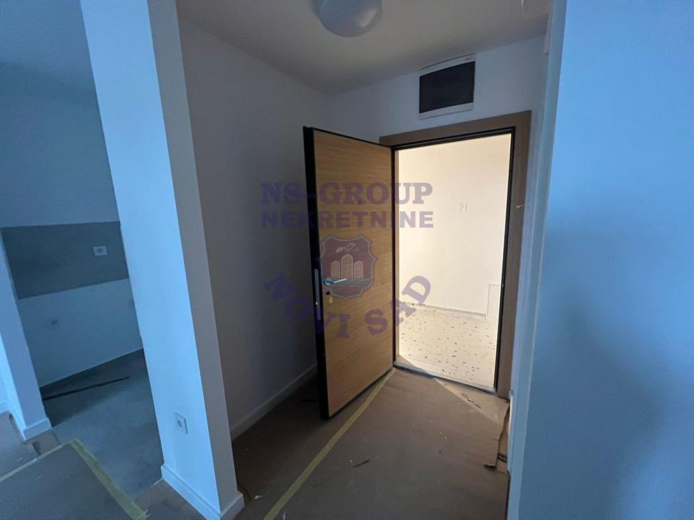 Slika 2 - Dvosoban stan na Novom Naselju!