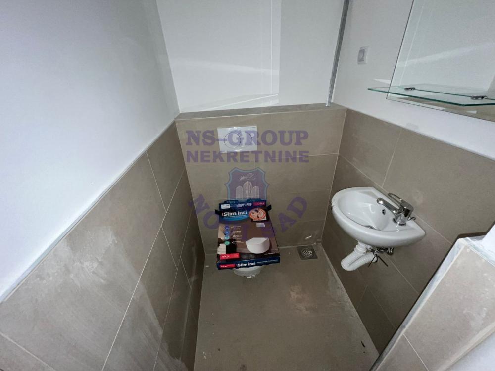 Slika 10 - Odličan četvorosoban stan u Veterniku!