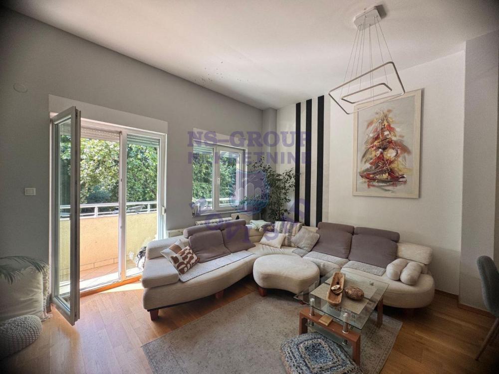 Glavna slika -Kompletno namešten stan na Limanu 3