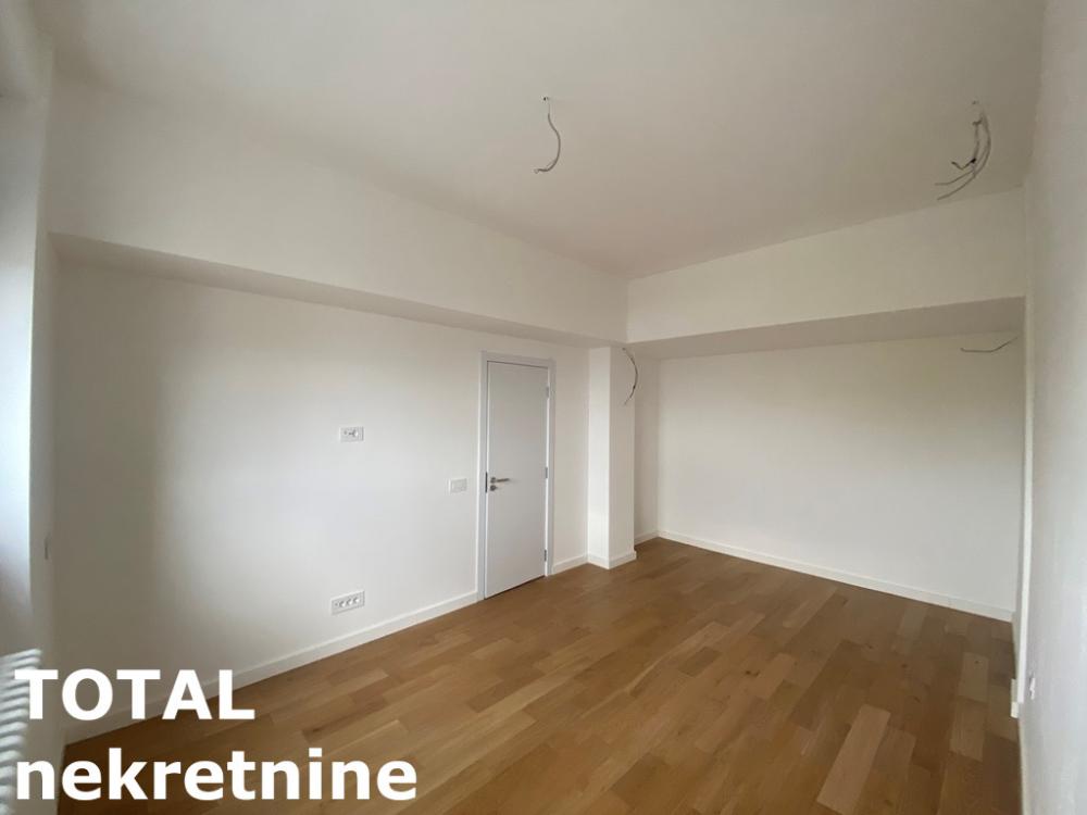 Slika 10 - Stan,NOVI SAD,LIMAN 4,kv: 144.00, € 360000, ID: 1102045