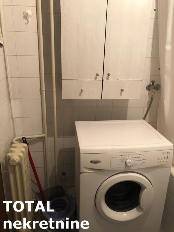 Slika 2 - Stan,NOVI SAD,BULEVAR,kv: 46.00, € 125000, ID: 1100963