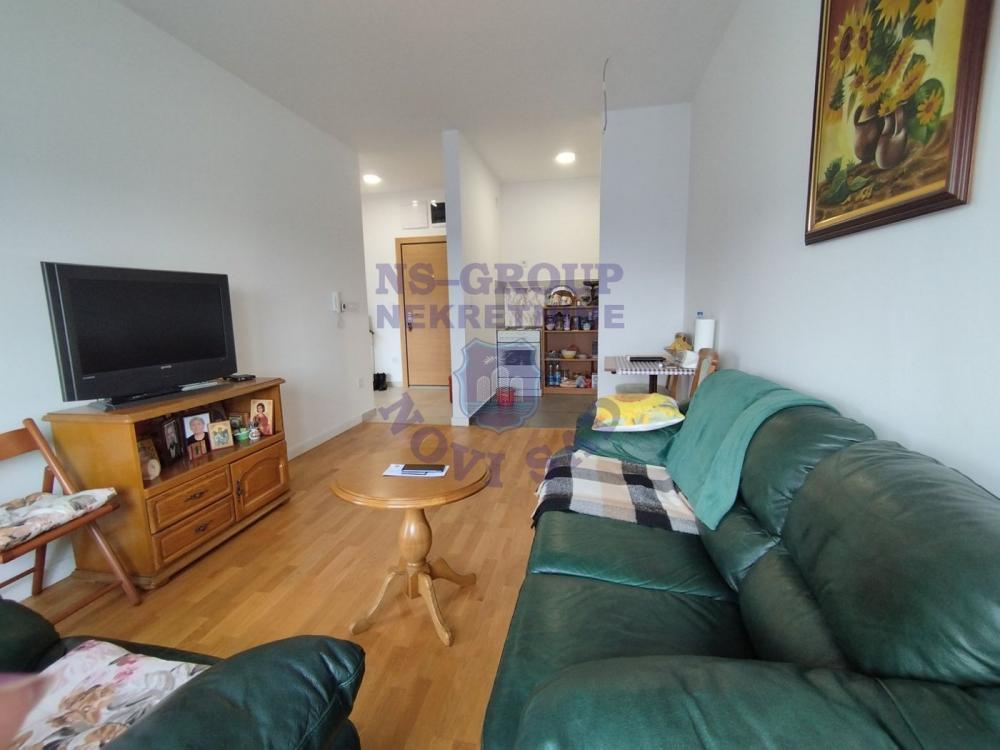 Glavna slika -Odličan kompletno namešten dvosoban stan - Novo Naselje, Šarengrad