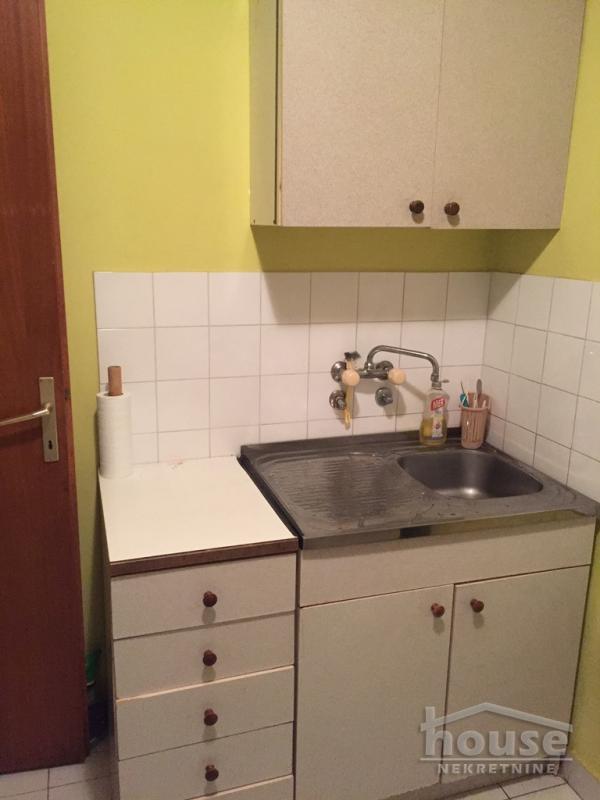 Slika 4 - Stan,NOVI SAD,BULEVAR,kv: 46.00, € 125000, ID: 1064115