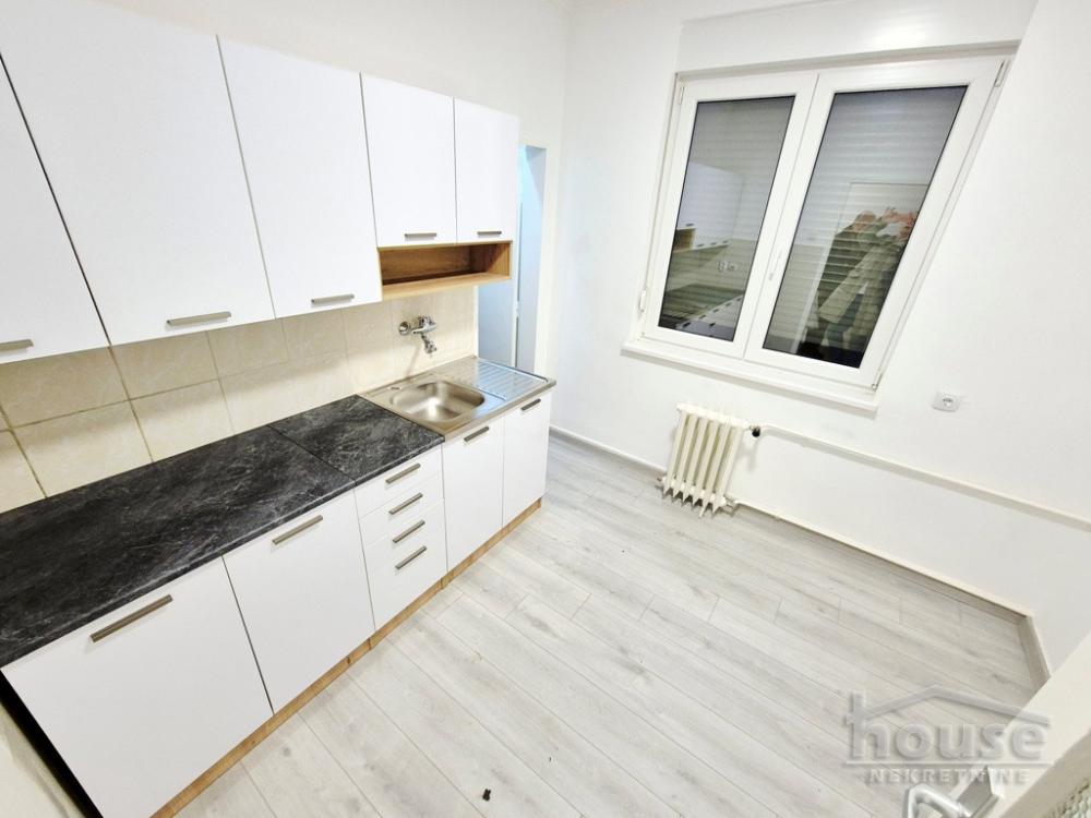 Slika 5 - Stan,NOVI SAD,CENTAR,kv: 52.00, € 160000, ID: 1065215