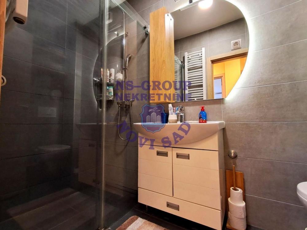 Slika 7 - Prodaja stana, 56m2, Bulevar patrijarha Pavla (Somborski bulevar) Novi Sad, sa terasom, ima lift