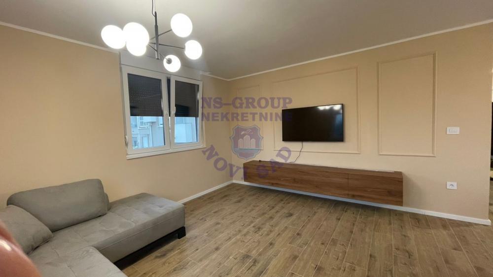 Glavna slika -Četvorosoban stan 78m2 Somborska rampa 