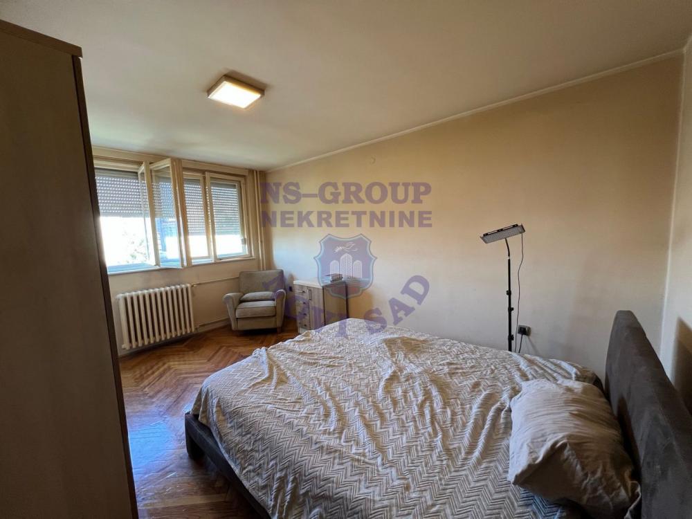 Slika 1 - Trosoban stan na Bulevaru 66m2 