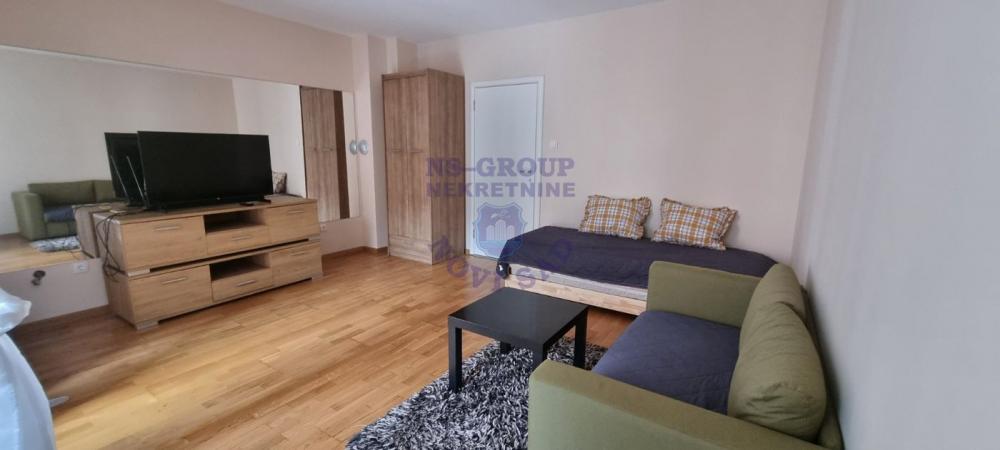 Slika 1 - Jednosoban, 28m2, Salajka (Partizanska ulica) Novi Sad, sa terasom