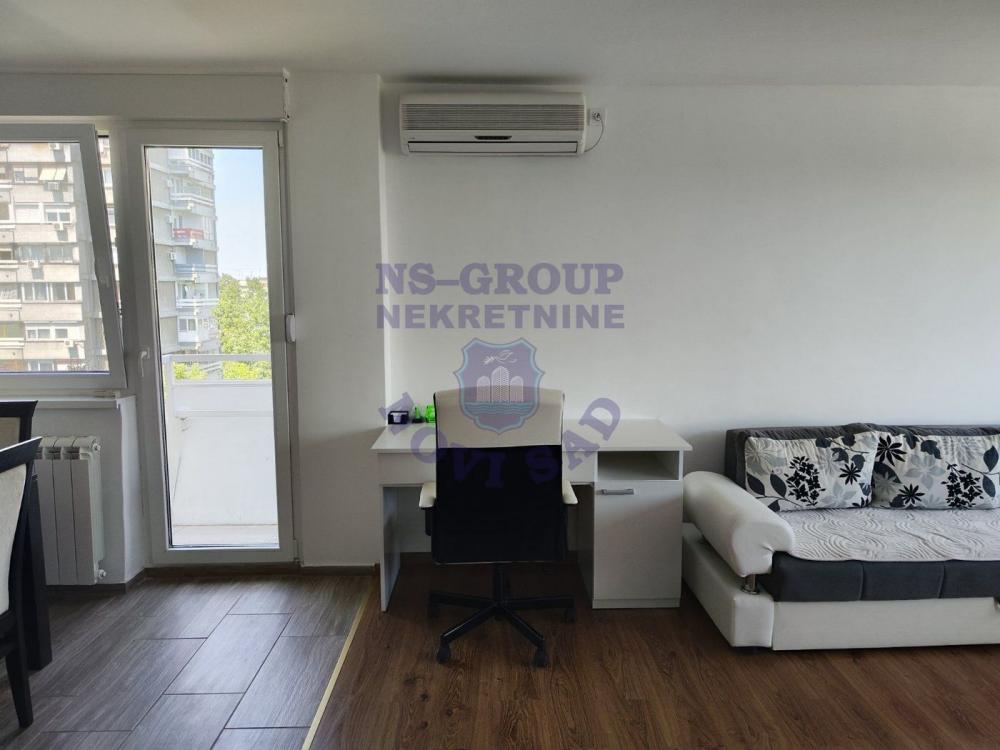 Slika 3 - Dvosoban, 58m2, Liman 3 Novi Sad, sa terasom, ima lift