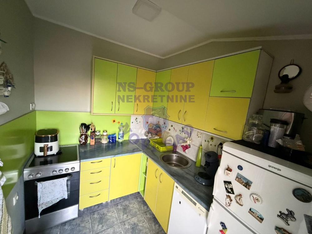 Slika 5 - Trosoban, 63m2, Bulevar patrijarha Pavla (Somborski bulevar) Novi Sad, sa terasom, ima lift