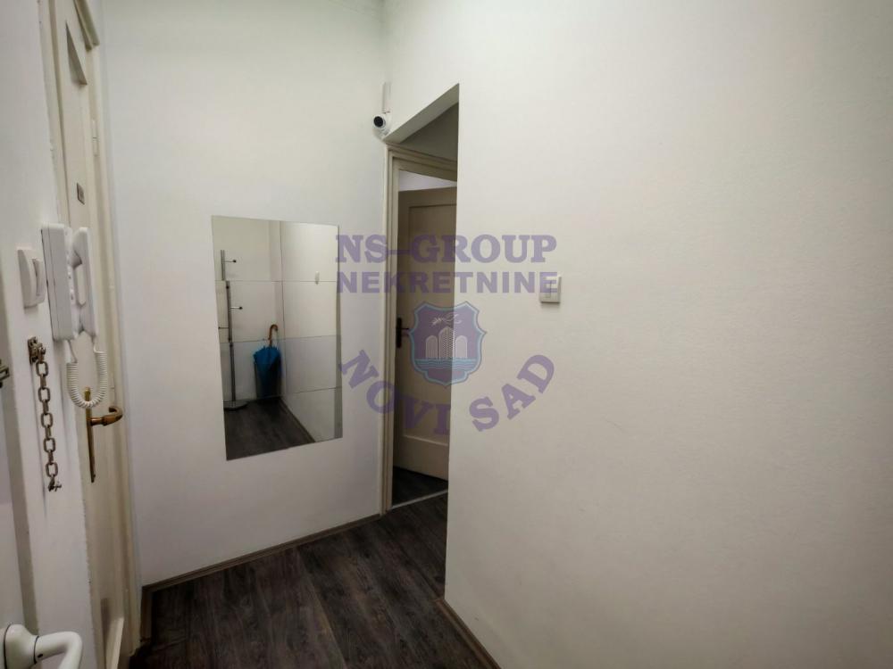 Slika 1 - Garsonjera u centru Novog Sada
