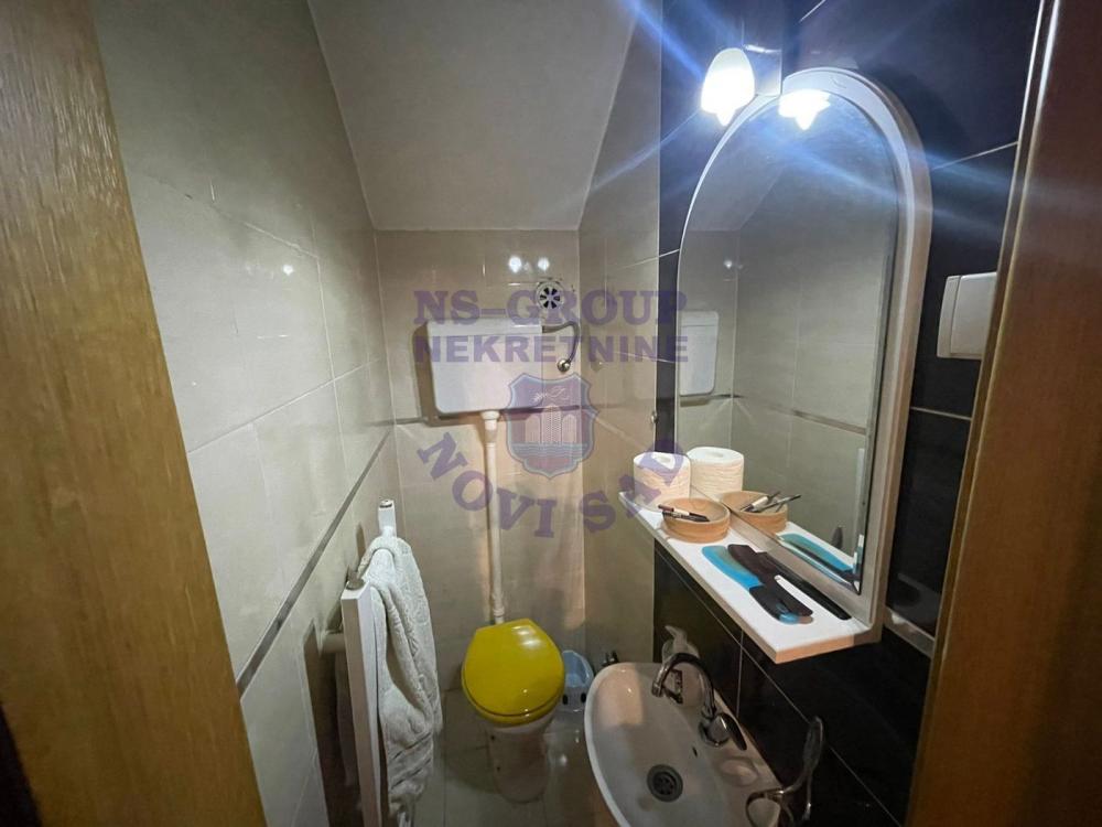 Slika 10 - Troiposoban, 74m2, Bulevar oslobođenja Novi Sad, sa terasom, ima lift