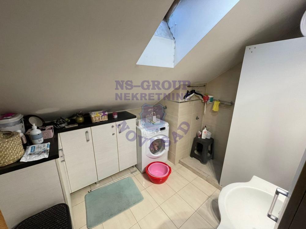 Slika 3 - Troiposoban, 74m2, Bulevar oslobođenja Novi Sad, sa terasom, ima lift