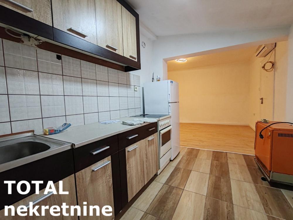Slika 8 - Stan,NOVI SAD,CENTAR,kv: 26.00, € 63500, ID: 1102079