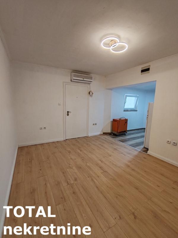 Slika 5 - Stan,NOVI SAD,CENTAR,kv: 26.00, € 63500, ID: 1102079