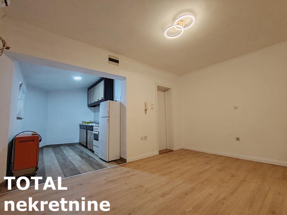 Slika 3 - Stan,NOVI SAD,CENTAR,kv: 26.00, € 63500, ID: 1102079