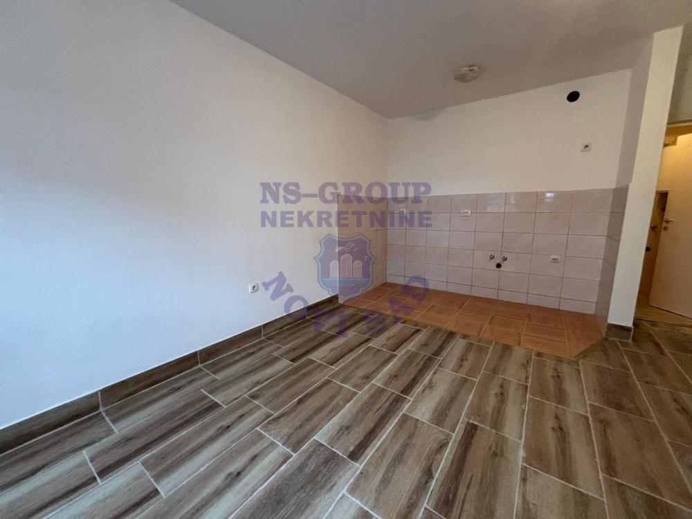 Slika 1 - Prodaja stana, 29m2, Salajka (Partizanska ulica) Novi Sad